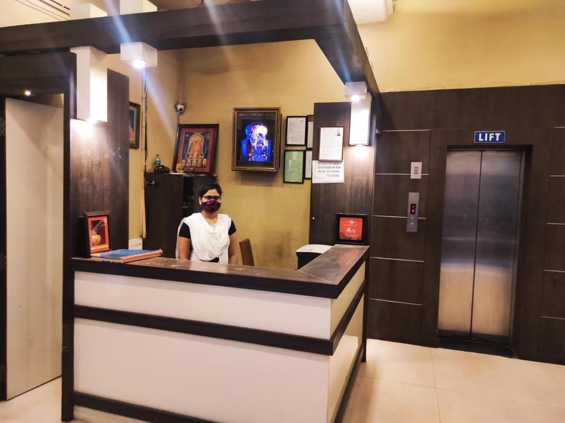 Hotel Sham Suman Kolhapur Bagian luar foto